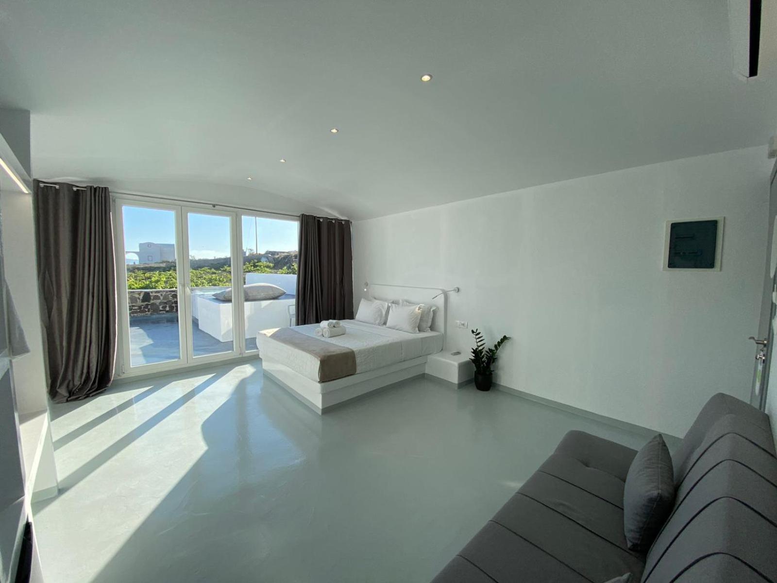 Serenita Luxury Suites Akrotiri  Exterior photo