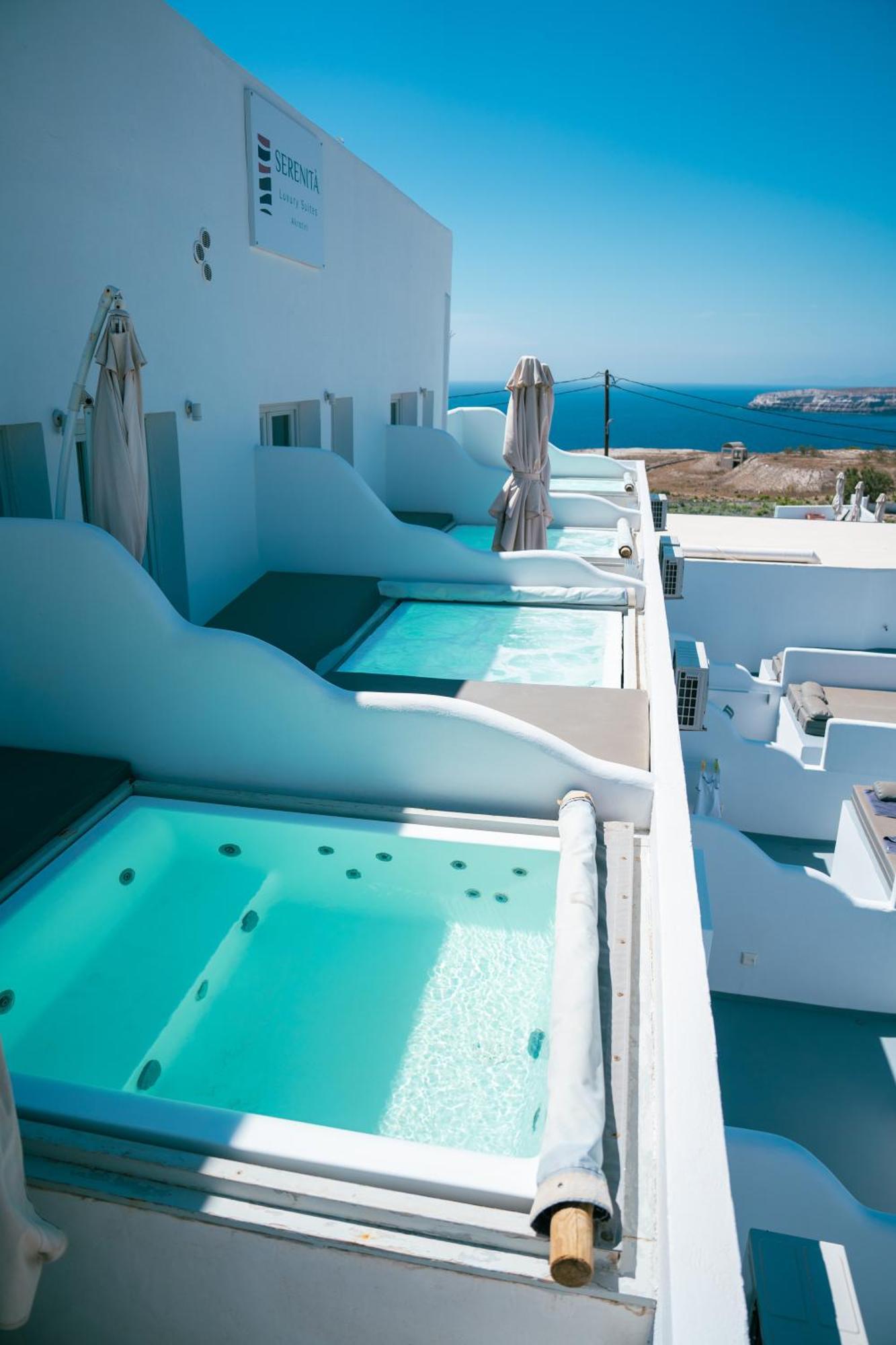Serenita Luxury Suites Akrotiri  Exterior photo
