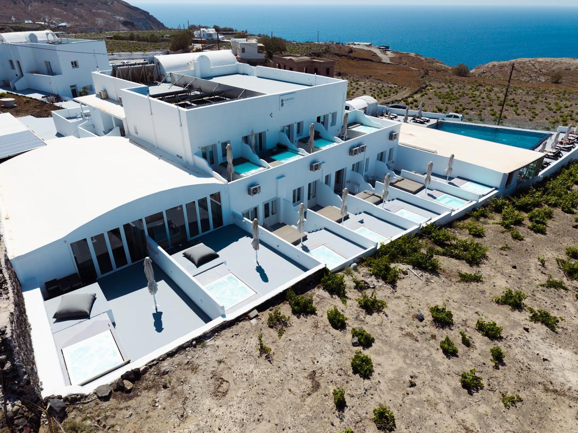 Serenita Luxury Suites Akrotiri  Exterior photo